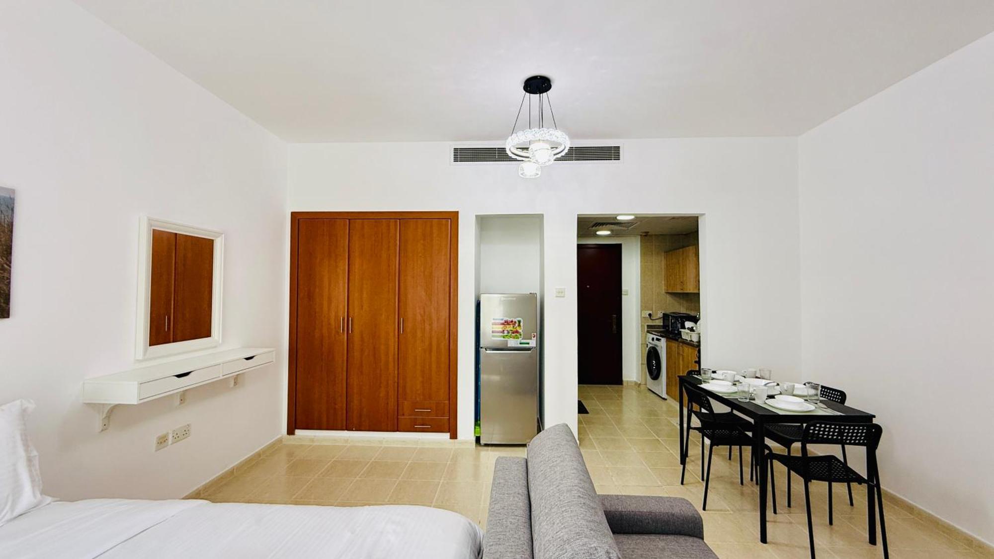 O07 Luxury Furnished Near Bus Stop Garden View Persia Cluster Dubai